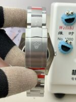 VS Factory Rolex Oyster Perpetual 41mm Candy Pink Lacquer Dial Smooth Bezel Oyster Bracelet (124300 Custom) 1:1 Super Clone – DD3230 Movement - Image 6