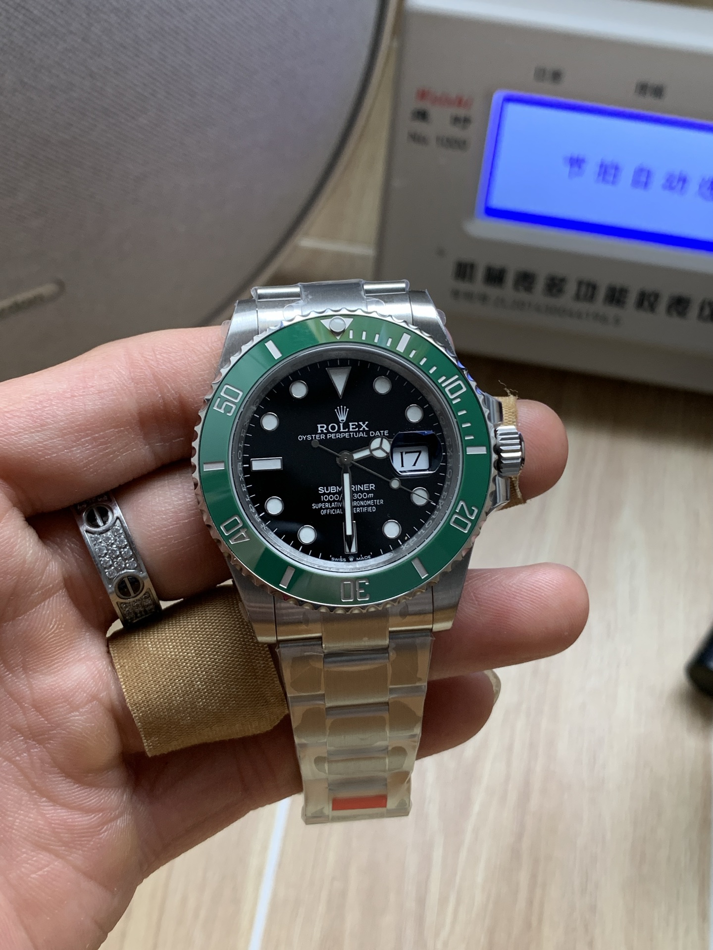 vsf-10443-e62affedb3-i1749988905300_2763_0_0 VS Factory Rolex Submariner Date “Starbucks” Green Bezel 41mm (126610LV) 1:1 Super Clone – DD3235 Movement - Image 1