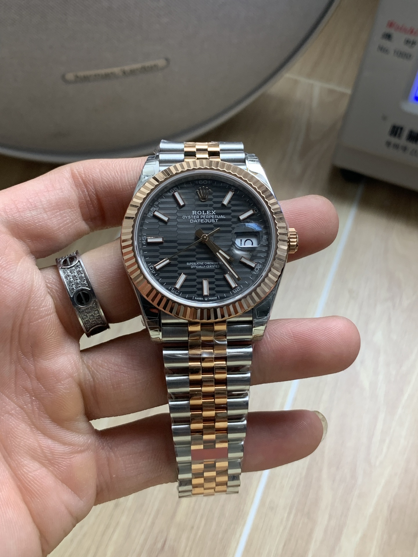 vsf-11799-39c37602fb-i1750766356882_9554_0_0-1 VS Factory Rolex Datejust 41mm Two-Tone Rose Gold Slate Black Fluted Motif Dial Jubilee Bracelet (126331) 1:1 Super Clone – DD3235 Movement - Image 1