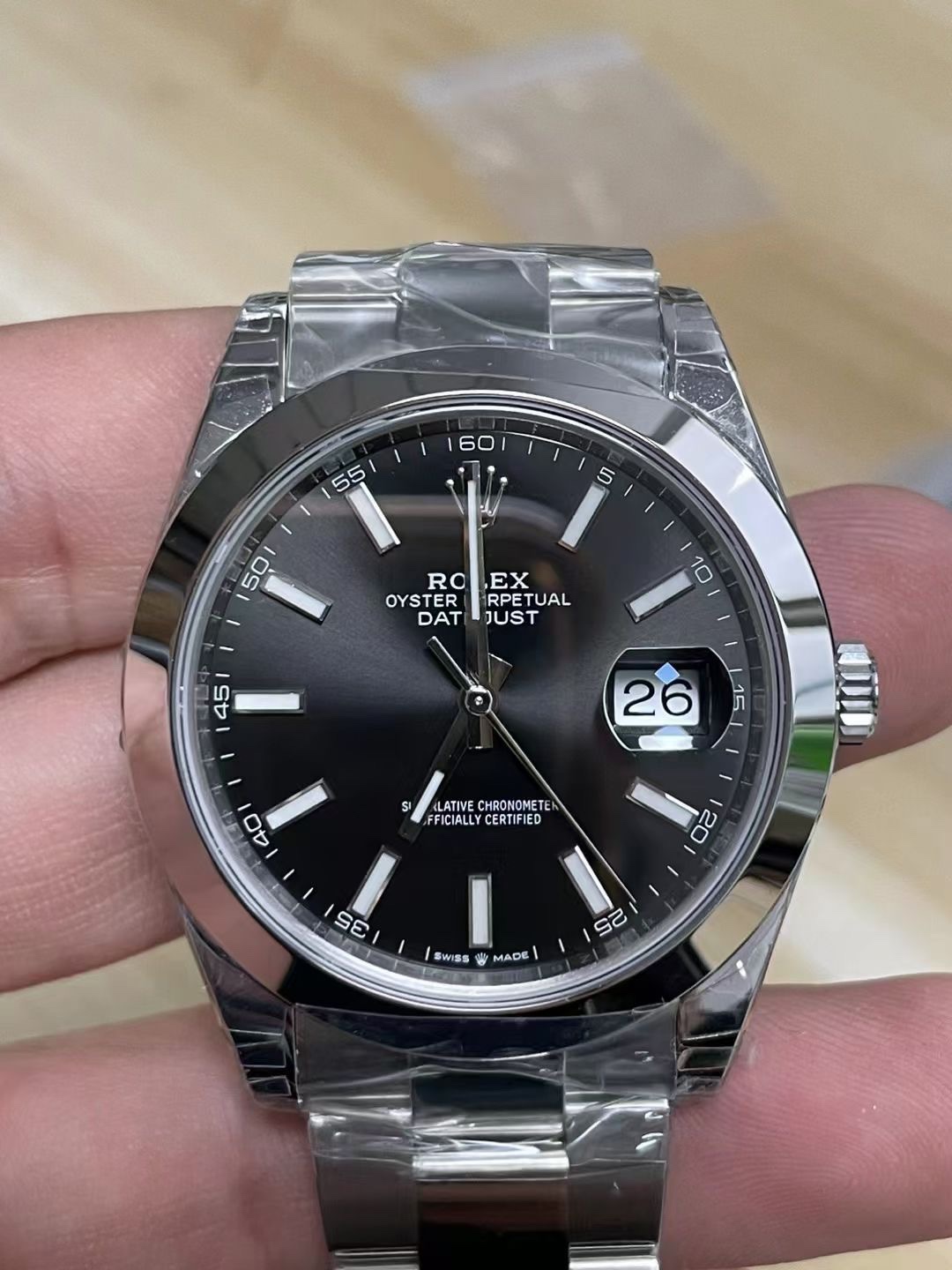 vsf-12261-e98f6025b9-i1675610359_1101_0-1 VS Factory Rolex Datejust 41mm Black Sunburst Dial Smooth Bezel Oyster Bracelet (126300) 1:1 Super Clone – DD3235 Movement - Image 1