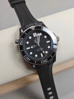 VS Factory Omega Seamaster Diver 300M 43.5mm Black Ceramic & Titanium (210.92.44.20.01.001) 1:1 Super Clone – DD8806 Movement - Image 3