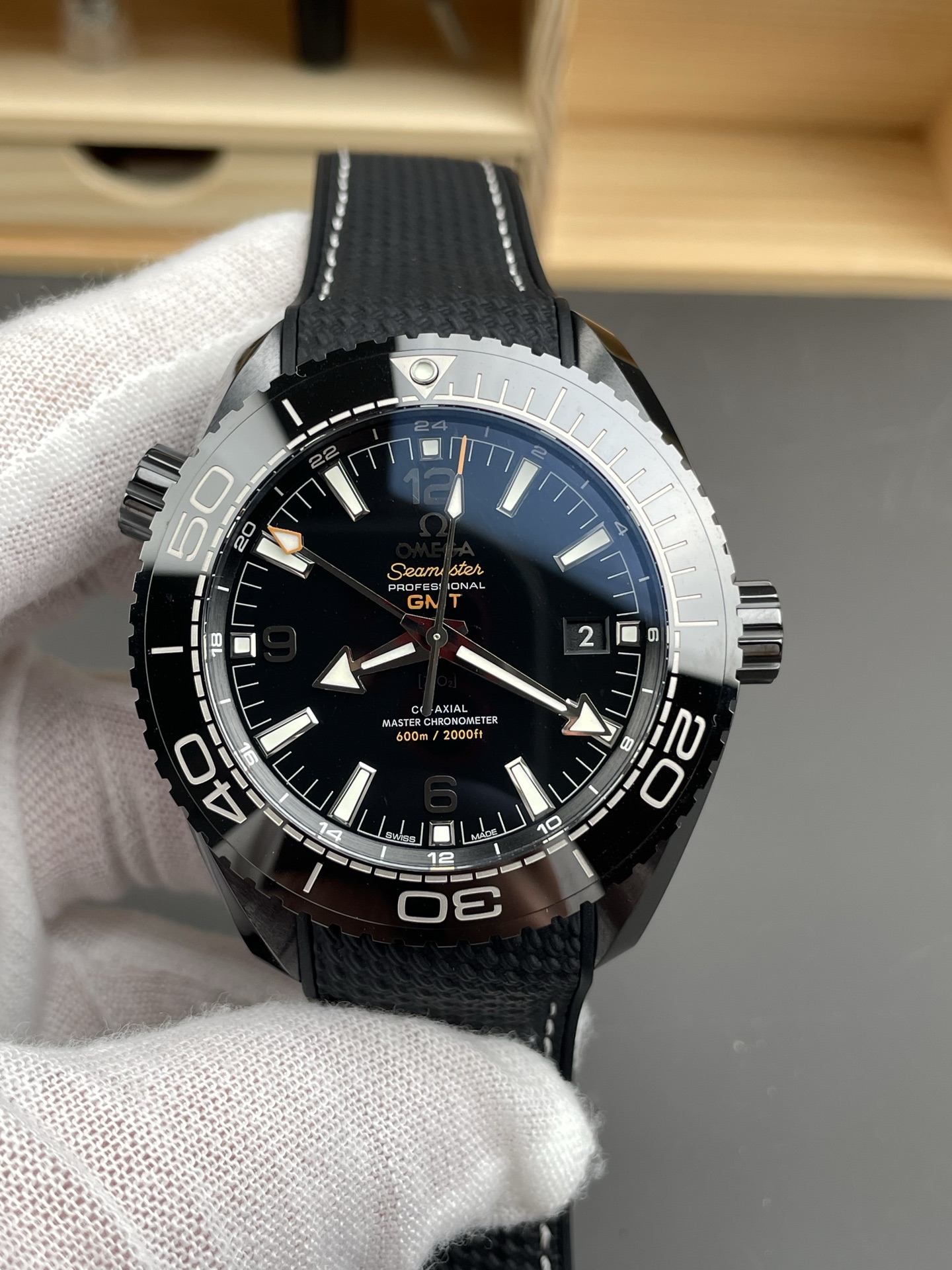 vsf-13579-0772a1e0dc-i1750669899625_894_0_0-1 VS Factory Omega Seamaster Planet Ocean 600M GMT 45.5mm “Deep Black” (215.92.46.22.01.001) 1:1 Super Clone – DD8906 Movement - Image 1