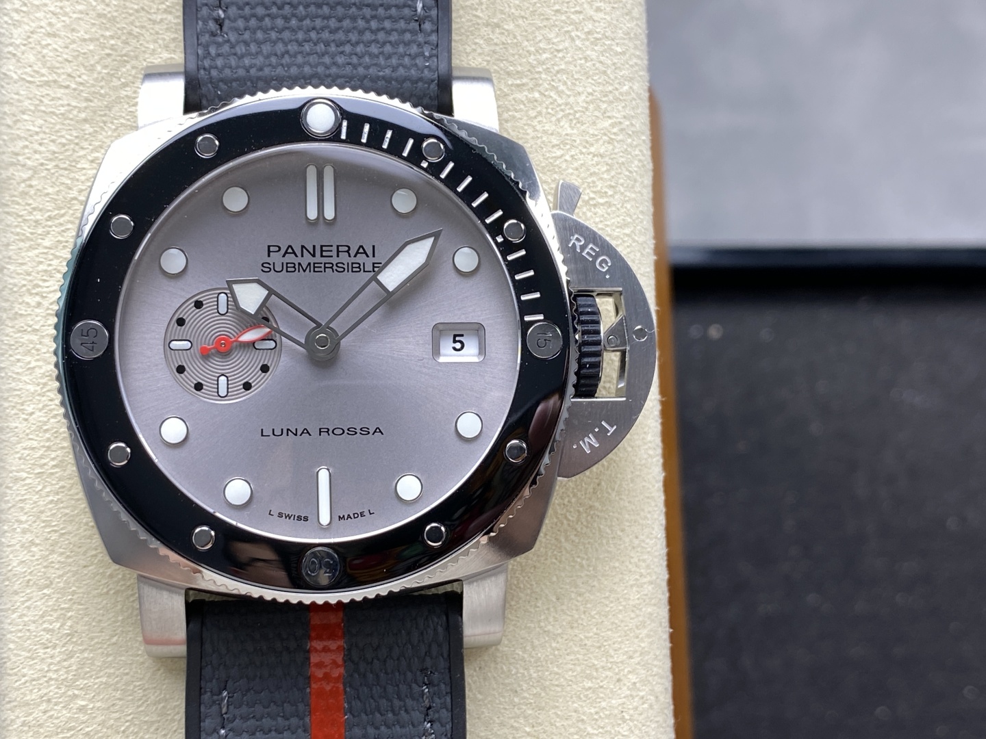 vsf-14879-5e61e91100-a1744896541728_8773-1 VS Factory Panerai Submersible QuarantaQuattro Luna Rossa 44mm PAM01681 1:1 Super Clone – DDP.900 Movement - Image 1