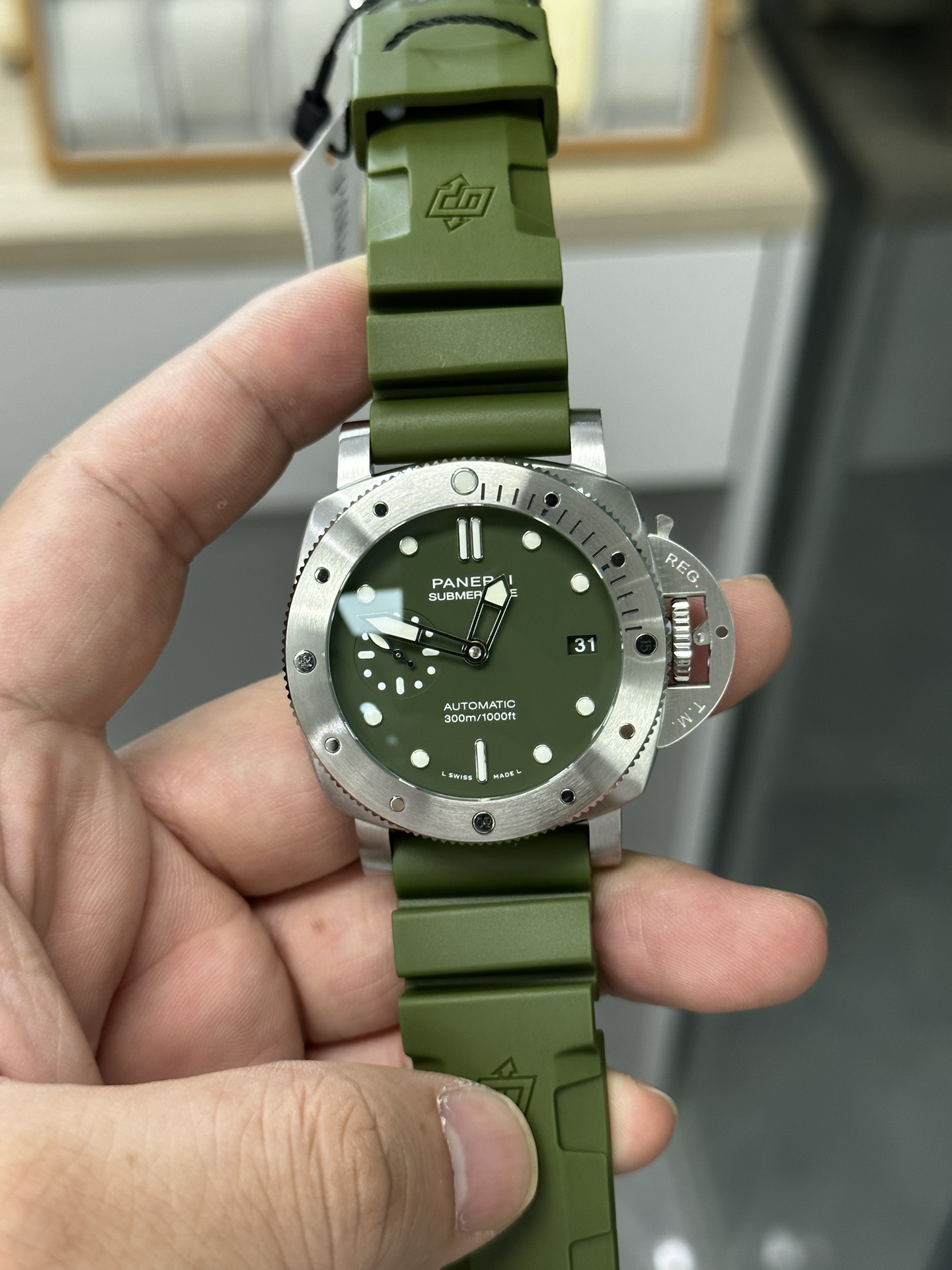 vsf-15250-4a1a606c2b-a1693834530378_1042-1 VS Factory Panerai Submersible “Verde Militare” 42mm PAM01055 1:1 Super Clone – DDP.900 Movement - Image 1